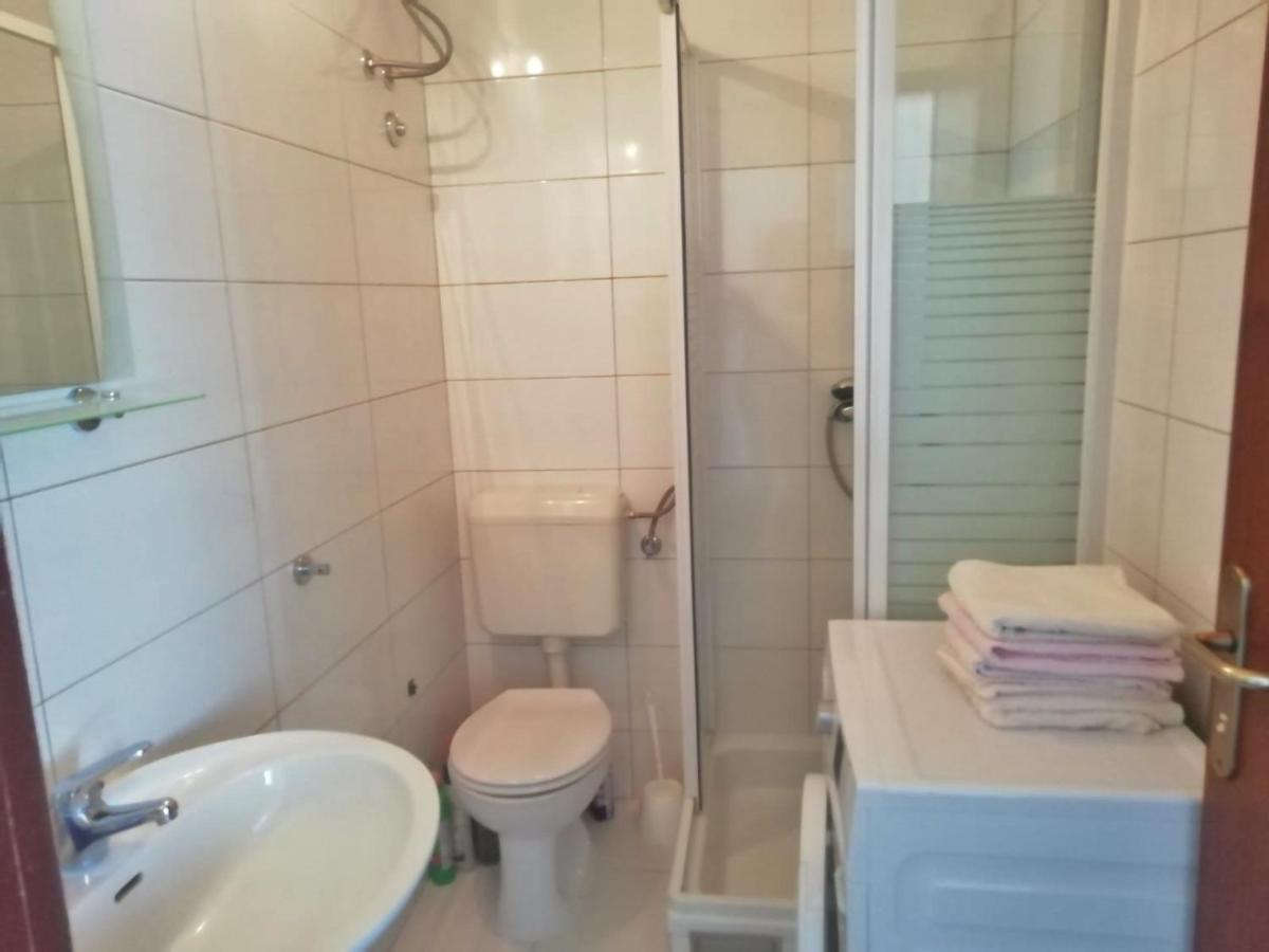 אומיס Apartment Kovacic מראה חיצוני תמונה